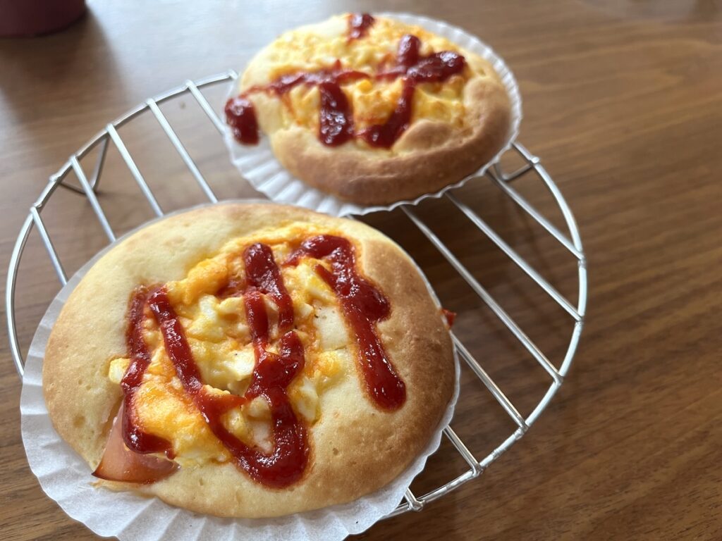 ホットケーキミックスで作った、朝ごはんのためのパン